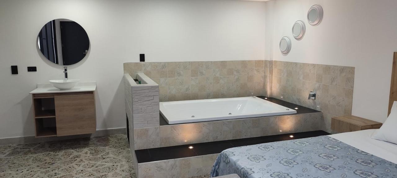 Hotel Hotel Ofix Medellín